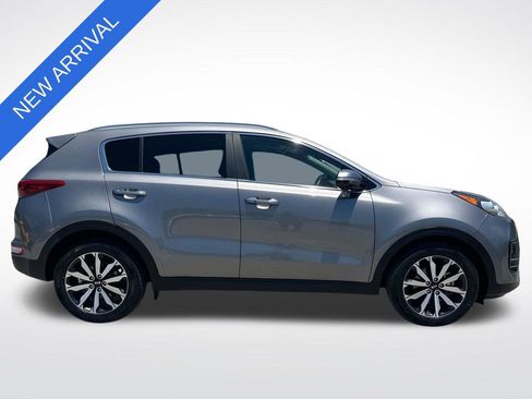 Used 2017 Kia Sportage EX w/ EX Premium Package FWD image 2