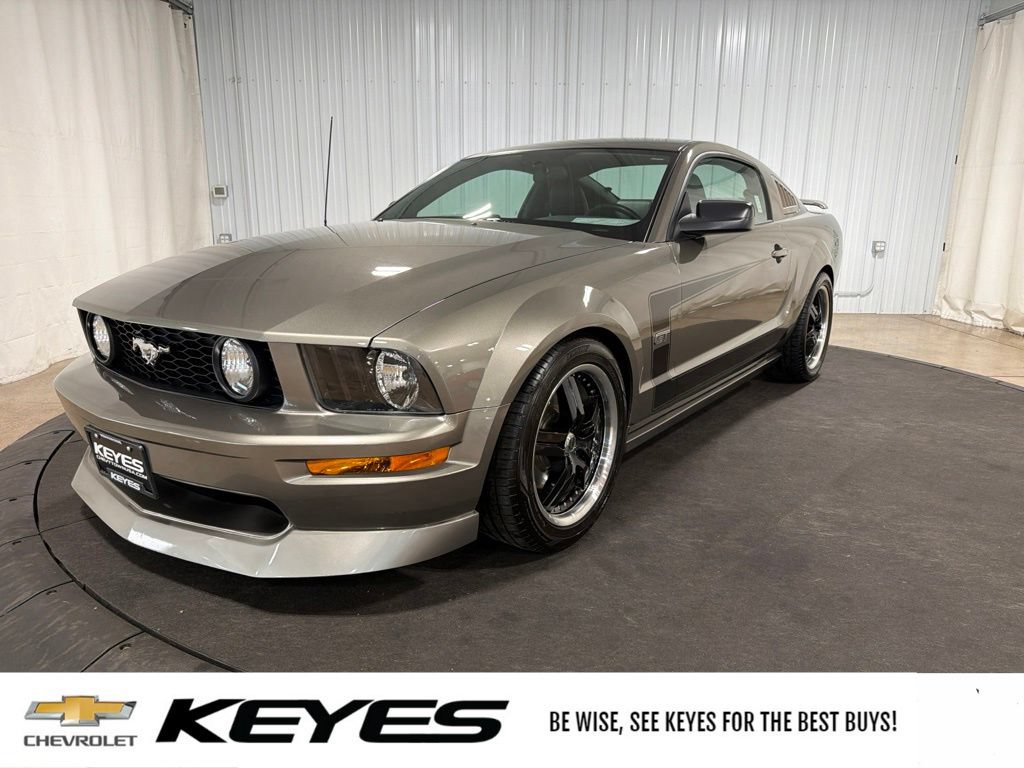 Used 2005 Ford Mustang GT RWD image 1