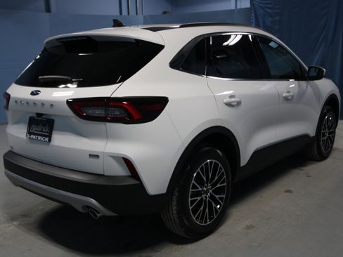 New 2026 Ford Escape SE image 29