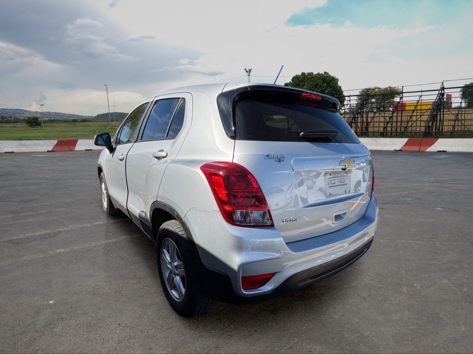 Used 2022 Chevrolet Trax LS w/ Tint and Cruise Package FWD image 4