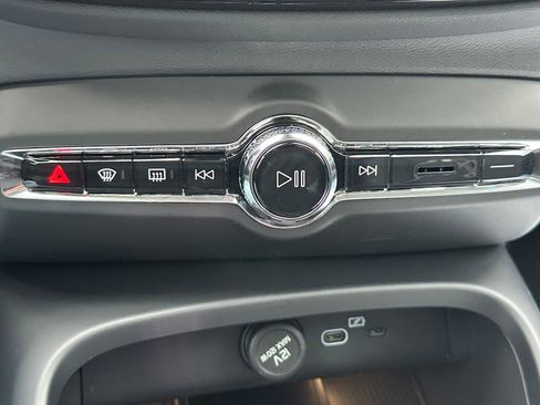 New 2026 Volvo XC40 B5 Ultra w/ Climate Package image 30