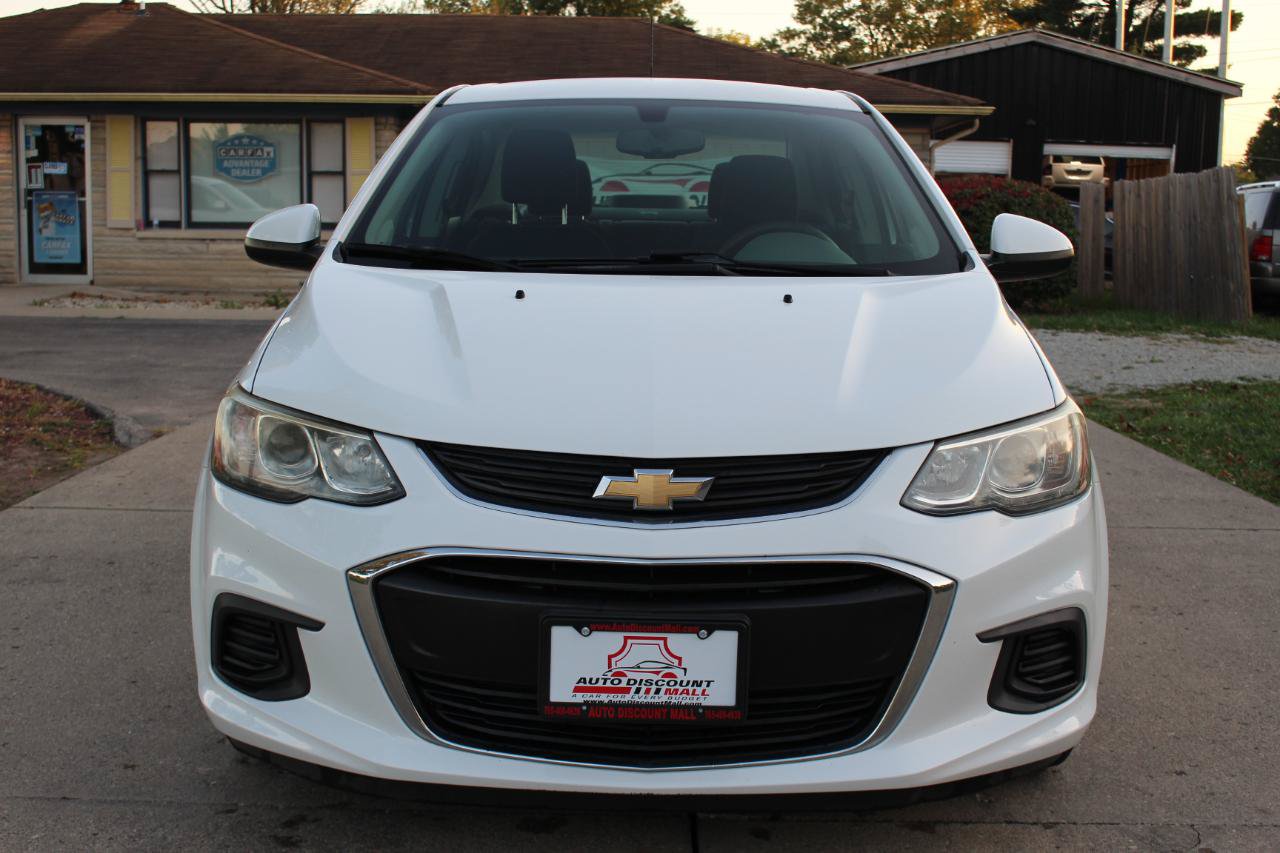 Used 2018 Chevrolet Sonic LT FWD image 3