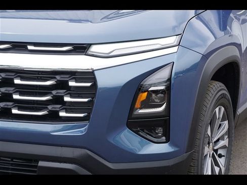 New 2026 Chevrolet Equinox LT w/ Convenience Package II FWD image 16