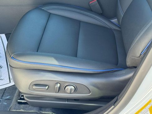 Used 2025 Buick Envista Sport Touring w/ Convenience I Package image 23