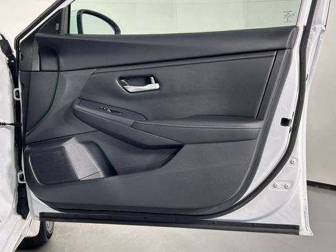 Used 2025 Nissan Sentra SV w/ All-Weather Package FWD image 9