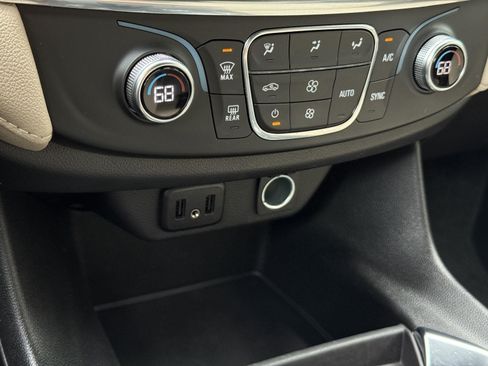 Used 2023 Chevrolet Traverse LS w/ Safety Package AWD/4WD image 38