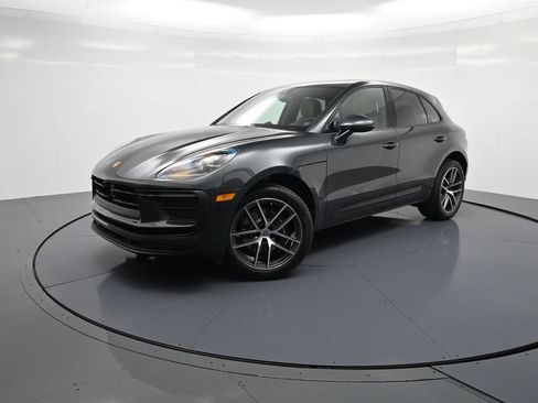 Certified 2026 Porsche Macan AWD/4WD image 1