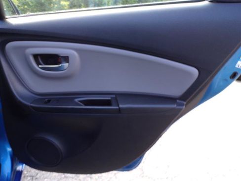 Used 2017 Toyota Yaris 4-Door Hatchback FWD image 24
