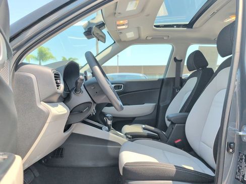 Used 2026 Hyundai Venue SEL FWD image 9
