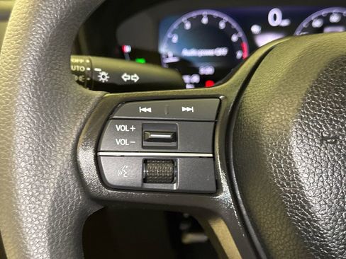 Certified 2025 Honda Accord SE image 30