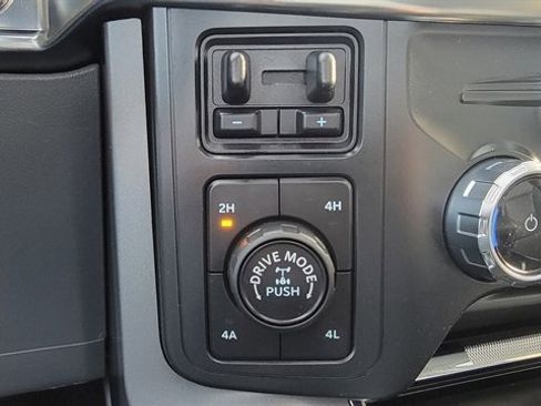 Used 2022 Ford F150 Lariat w/ Equipment Group 502A High image 32