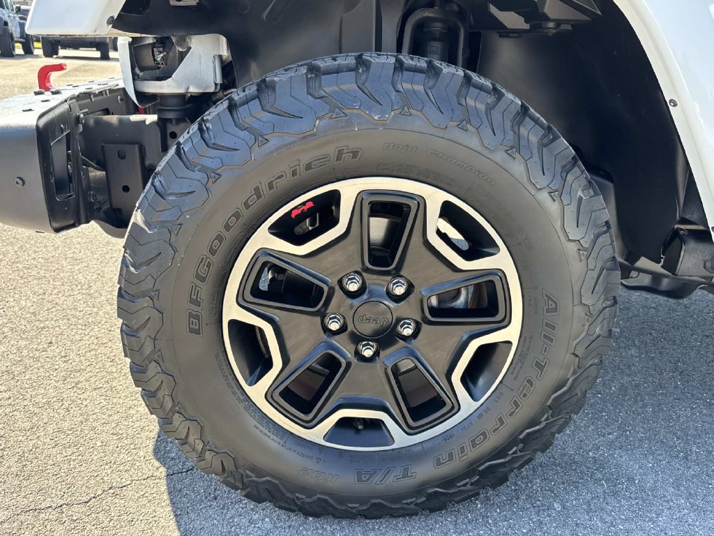 Used 2015 Jeep Wrangler Unlimited Rubicon AWD/4WD image 36