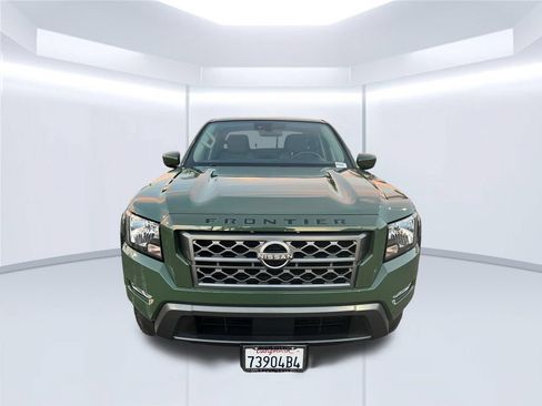 Used 2023 Nissan Frontier SV w/ SV Convenience Package RWD image 8