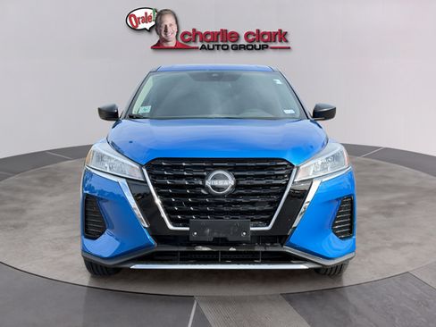 Certified 2025 Nissan Kicks Play S FWD image 9