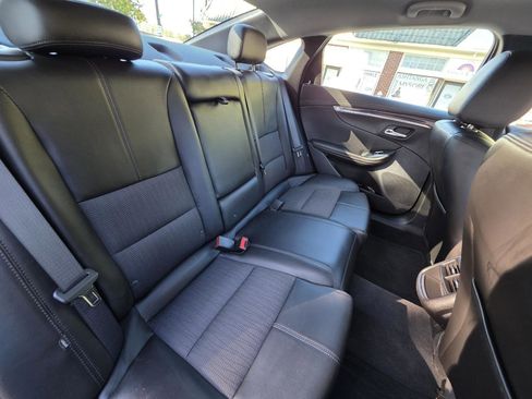 Used 2017 Chevrolet Impala LT image 21