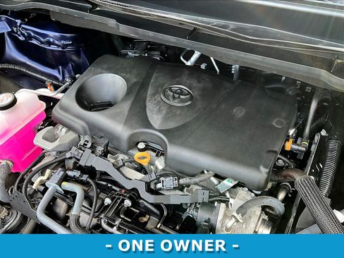 Used 2024 Toyota Sienna XLE AWD/4WD image 32