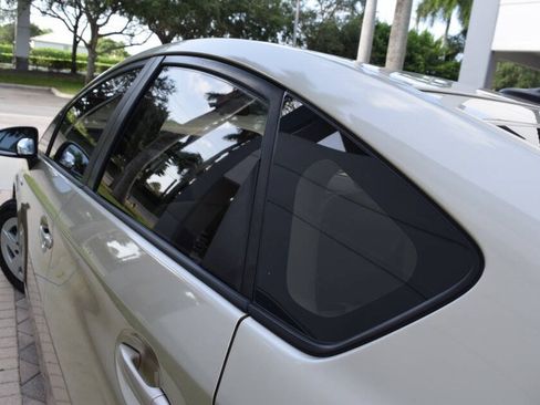 Used 2010 Toyota Prius FWD image 32