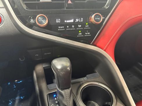 Used 2022 Toyota Camry XSE FWD image 18