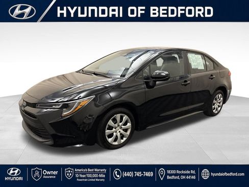 Used 2024 Toyota Corolla LE FWD image 1