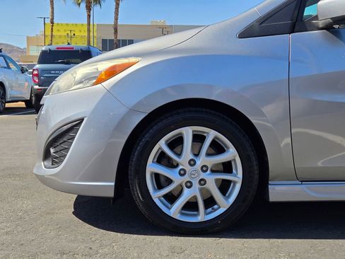 Used 2012 MAZDA MAZDA5 Touring w/ Moonroof & Audio Pkg FWD image 9