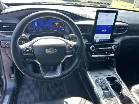 Used 2021 Ford Explorer Platinum w/ Equipment Group 601A AWD/4WD image 20