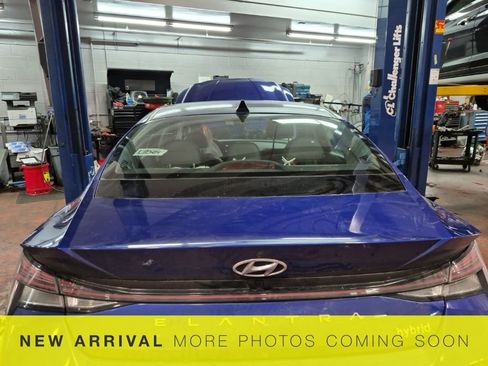 Used 2022 Hyundai Elantra Limited image 3