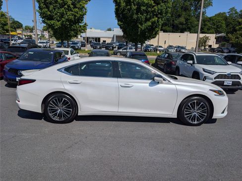 Certified 2025 Lexus ES 350 w/ Premium Package FWD image 2