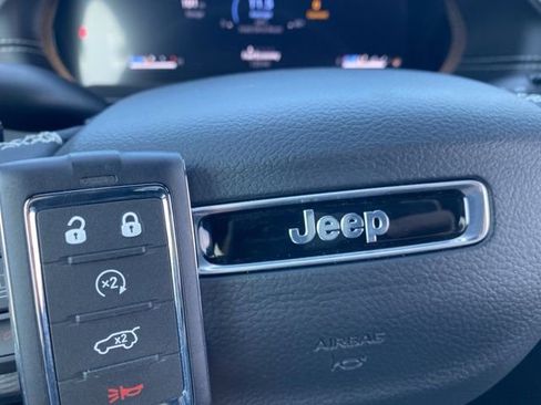 New 2025 Jeep Grand Cherokee L Laredo image 41