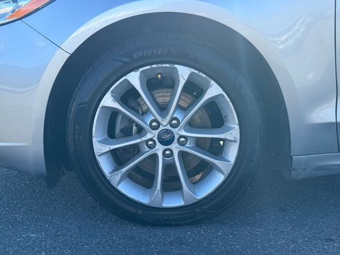 Used 2020 Ford Fusion SE FWD image 10