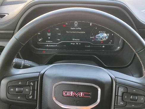 Used 2024 GMC Yukon AT4 w/ Technology Package AWD/4WD image 12