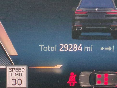 Used 2025 BMW X7 xDrive40i image 12