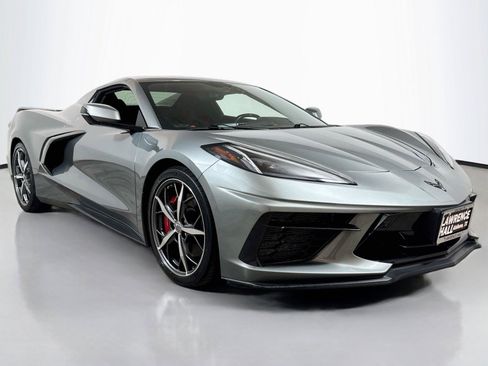 Used 2022 Chevrolet Corvette Stingray Premium Conv w/ Z51 Performance Package RWD image 3