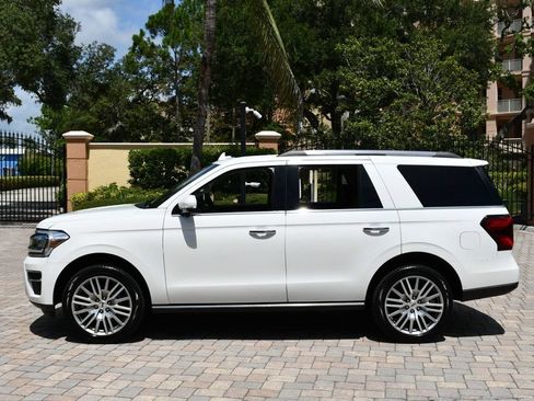 Used 2022 Ford Expedition Limited AWD/4WD image 3