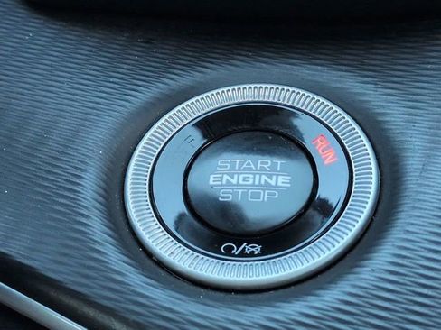 Certified 2024 Jeep Grand Cherokee L Laredo image 31