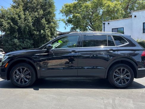 Used 2024 Volkswagen Tiguan SE AWD/4WD image 7