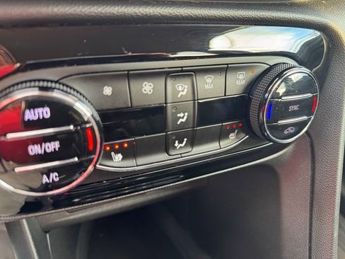 Used 2020 Buick Encore GX Select image 16