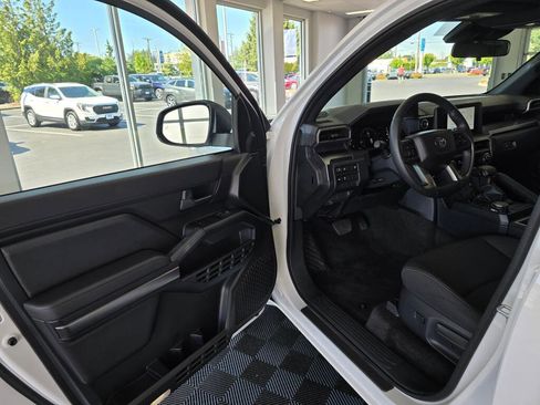 Certified 2026 Toyota 4Runner SR5 AWD/4WD image 17