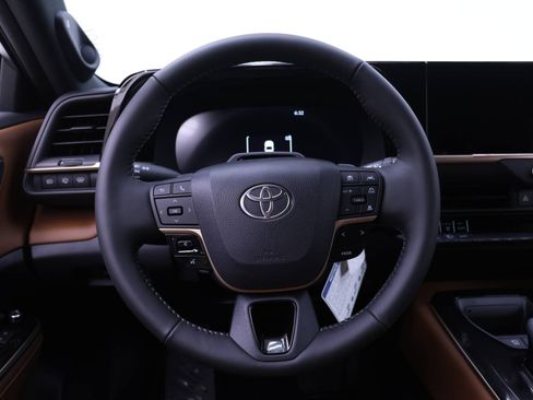 New 2025 Toyota Crown Signia Limited image 13