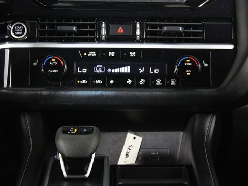 Used 2024 Nissan Pathfinder SV w/ Black Appearance Package FWD image 20