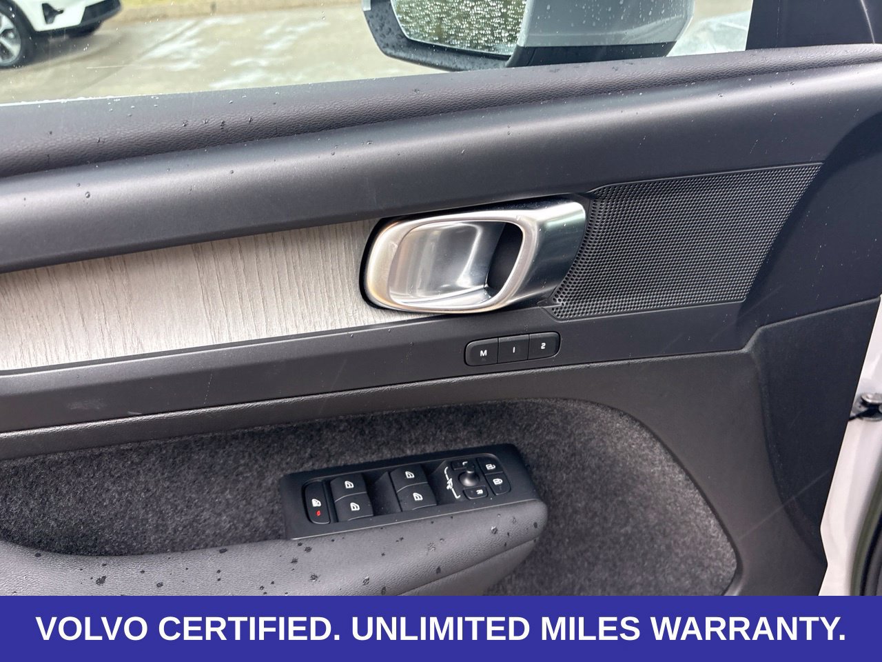 Used 2023 Volvo XC40 B5 Plus w/ Protection Package Premier AWD/4WD image 15