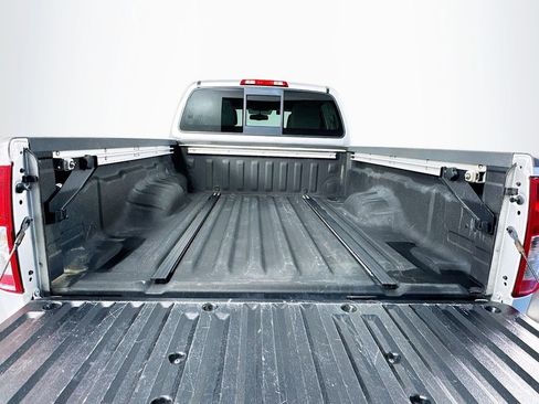 Used 2014 Nissan Frontier SV w/ SV Value Truck Package image 12