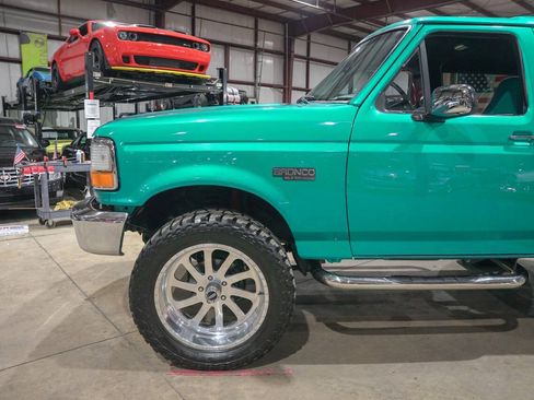 Used 1995 Ford Bronco XLT AWD/4WD image 3