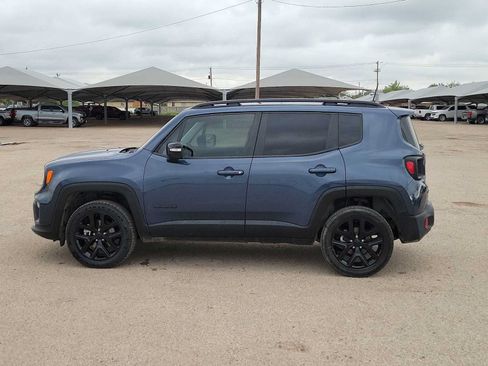 Used 2023 Jeep Renegade Altitude w/ Sun/Sound Group AWD/4WD image 5