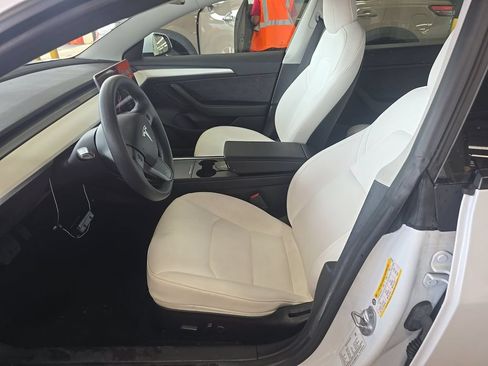 Used 2021 Tesla Model 3 Standard Range Plus RWD image 3