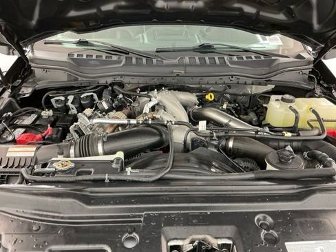 Used 2022 Ford F450 Platinum w/ FX4 Off-Road Package image 36