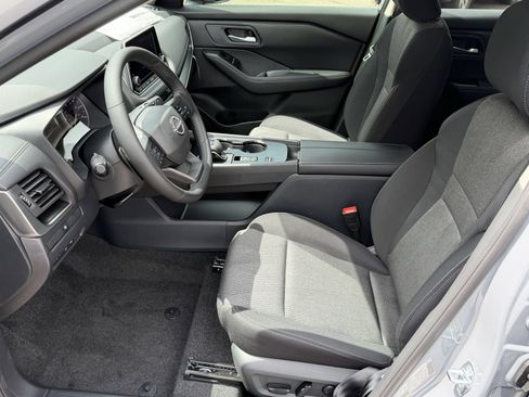 New 2026 Nissan Rogue SV FWD image 18