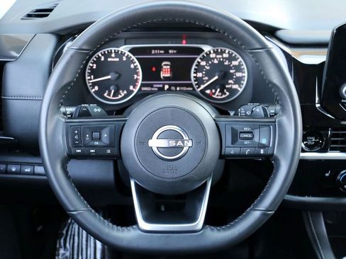 Used 2025 Nissan Pathfinder SV FWD image 23