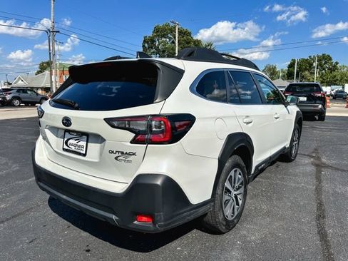 Used 2024 Subaru Outback Premium AWD/4WD image 8