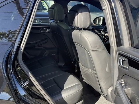 Used 2021 Porsche Macan S image 29