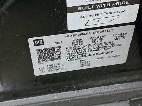 Used 2023 GMC Acadia SLE w/ Driver Convenience Package image 12